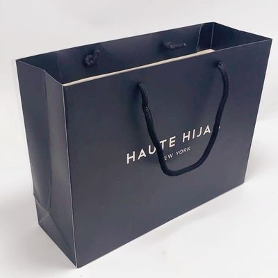 Goede prijs De elegante Gerecycleerde Gift doet Karton Gepersonaliseerde Kraftpapier-Zakken met Grondplaat in zakken online