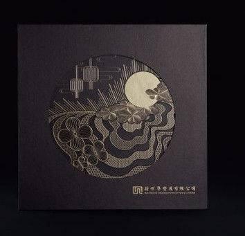 Goede prijs Mooncake Gedrukte Verpakkende Dozen Zwarte Hete het Stempelen Embleemdeksel en Basisdoos online
